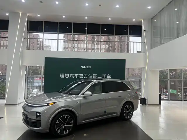 Li Auto Li L8 2025