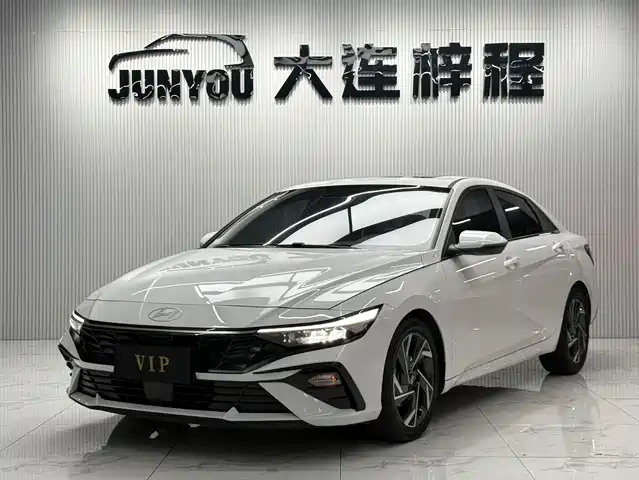 Hyundai Elantra 2024