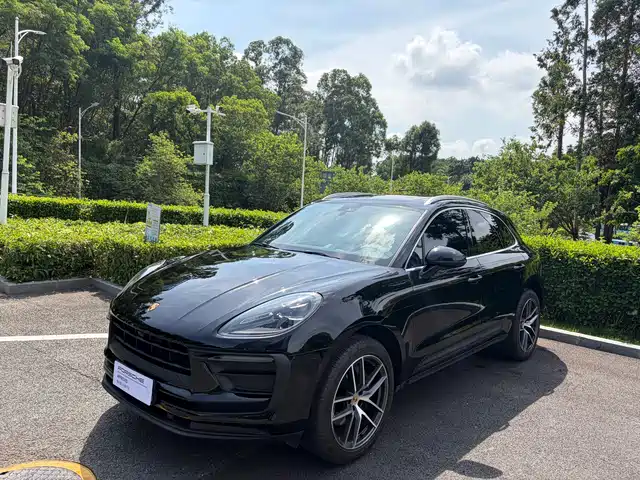 Porsche Macan 2025