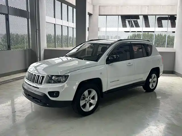 Jeep Compass (Import) 2015