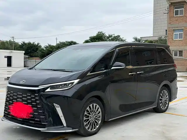 Lexus Lexus LM 2025