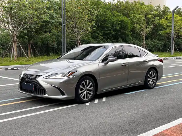 Lexus Lexus ES 2019