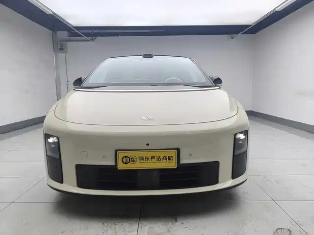 Li Auto Li Auto i6 2025