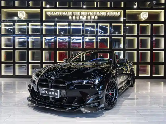 BMW BMW M4 2025