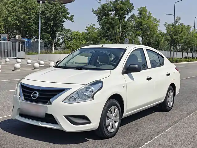 Nissan Sunny 2014