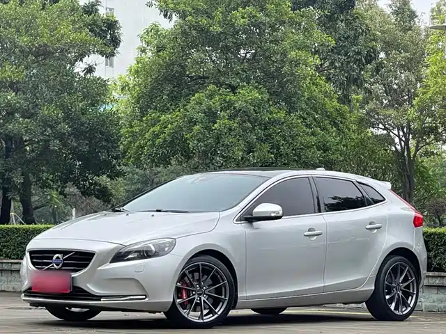 Volvo Volvo V40 2016
