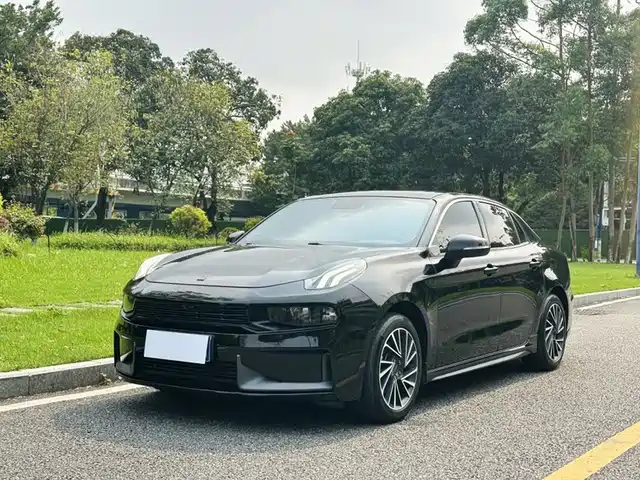 Lynk & Co Lynk & Co 03