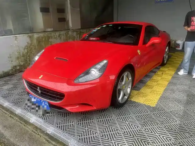 Ferrari California T 2009