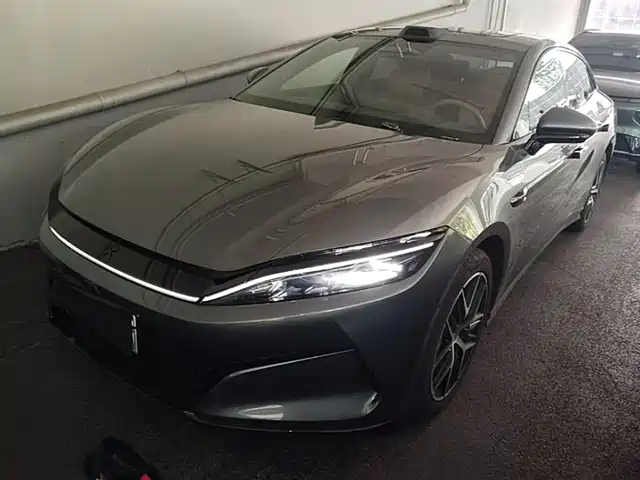 BYD Han L 2025