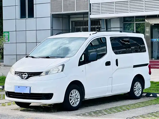 Nissan Nissan NV200 2013
