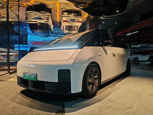Li Auto Li Auto MEGA 2025