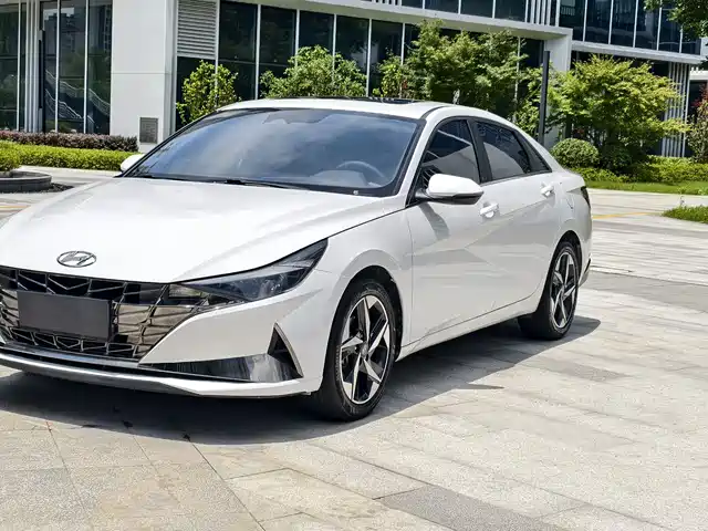 Hyundai Elantra 2021