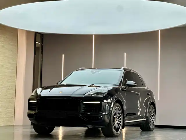 Porsche Cayenne 2021