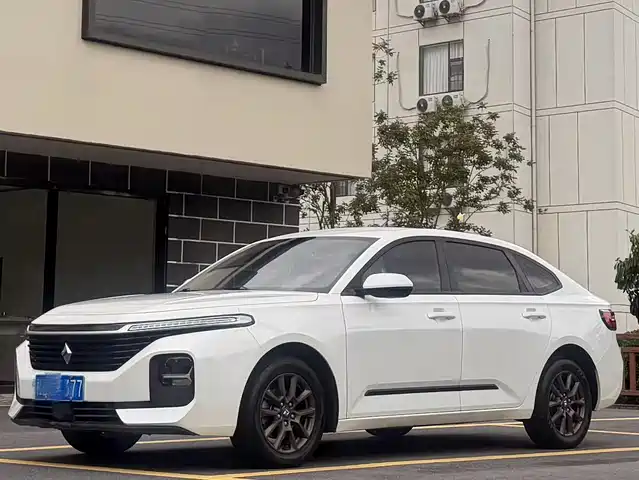 Baojun Baojun RC-5