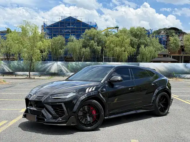 Lamborghini Urus 2021