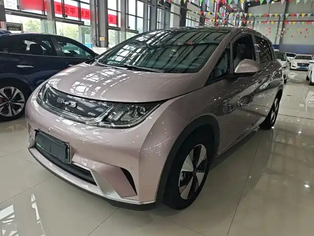 BYD Dolphin 2023