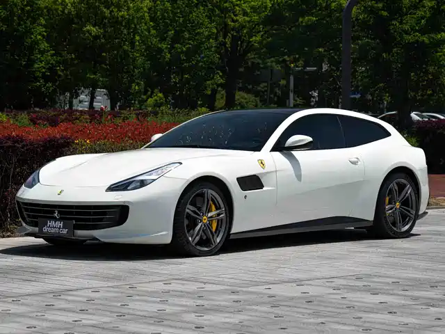 Ferrari GTC4Lusso 2017