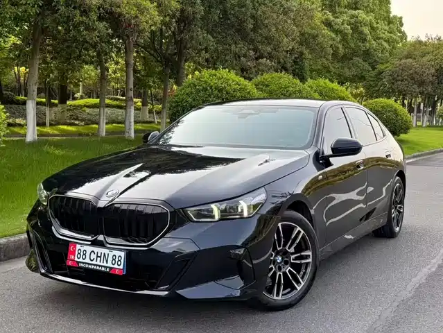 BMW BMW 5 Series 2025