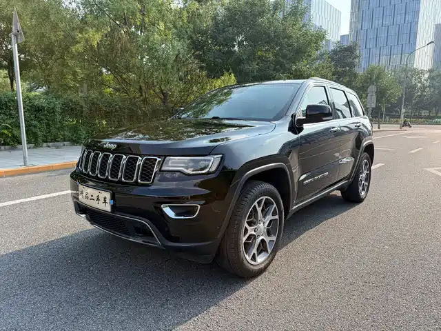 Jeep Grand Cherokee (Import) 2020