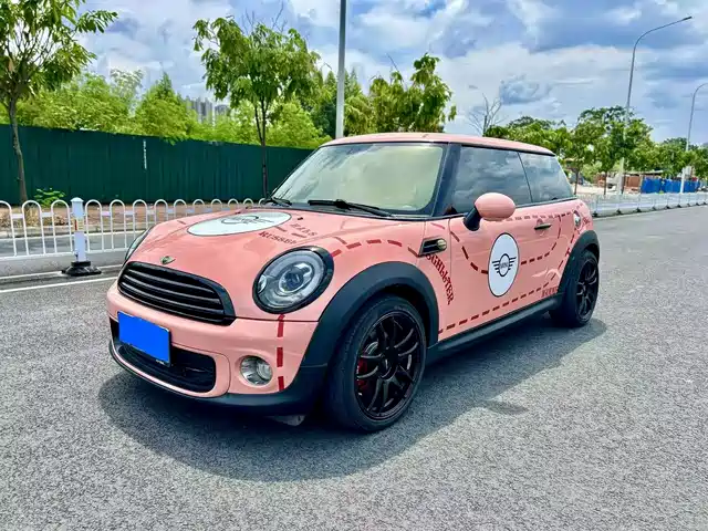 MINI MINI 2012