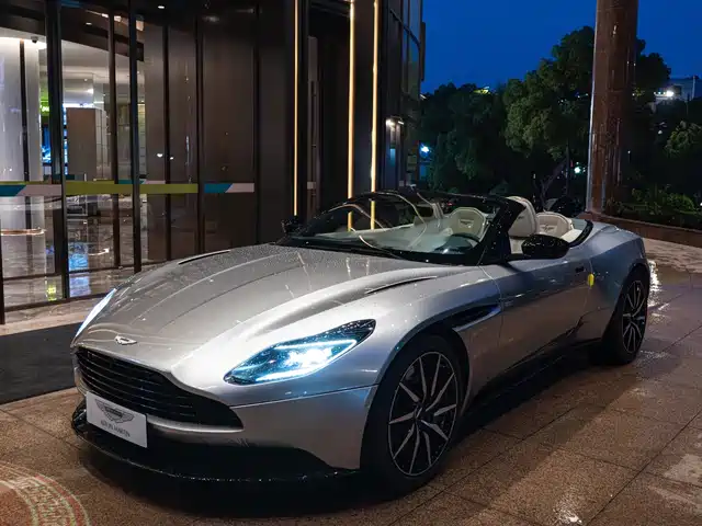 Aston Martin Aston Martin DB11 2023