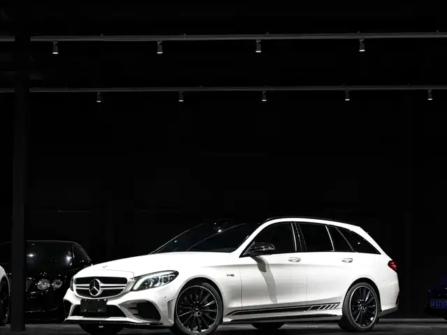 Mercedes-Benz Mercedes-Benz C-Class AMG 2020