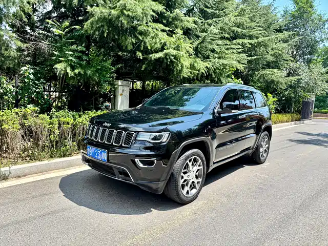 Jeep Grand Cherokee (Import)