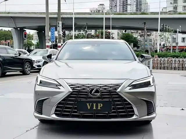Lexus Lexus ES 2025