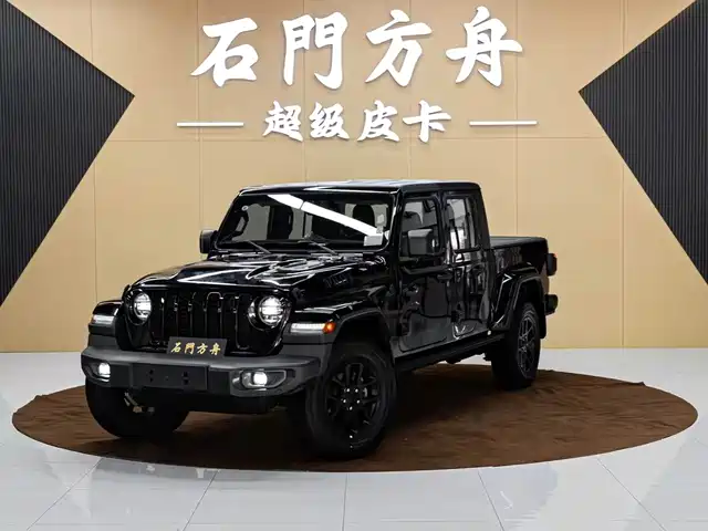 Jeep Gladiator —