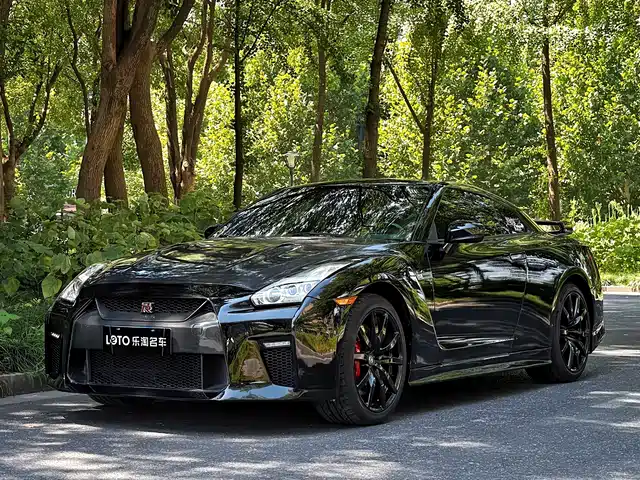 Nissan Nissan GT-R 2011