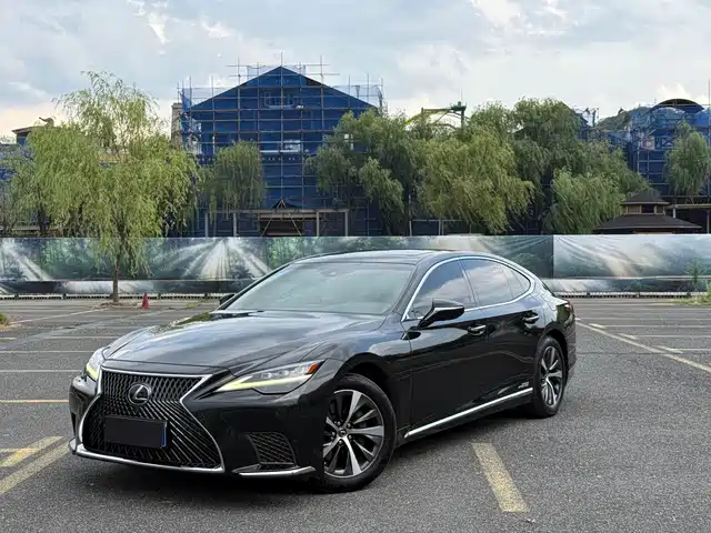 Lexus Lexus LS 2022