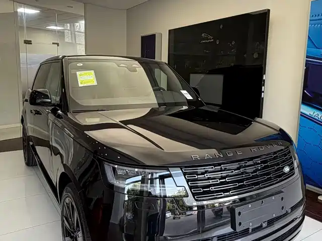 Land Rover Range Rover —