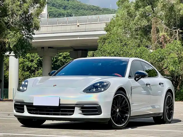 Porsche Panamera 2018