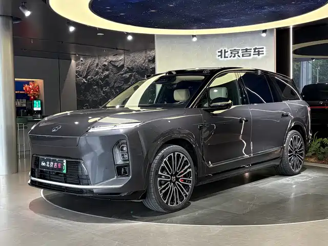 NIO NIO ES8 2025