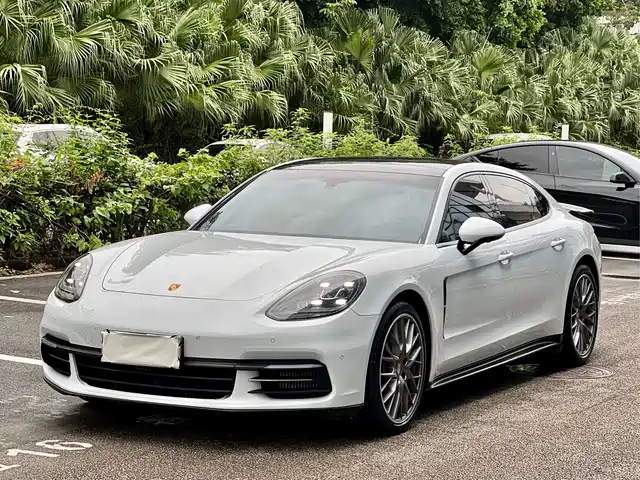 Porsche Panamera 2020