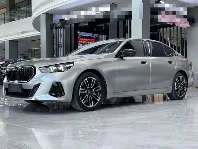 BMW BMW 5 Series 2024