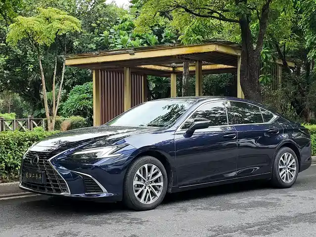 Lexus Lexus ES 2025