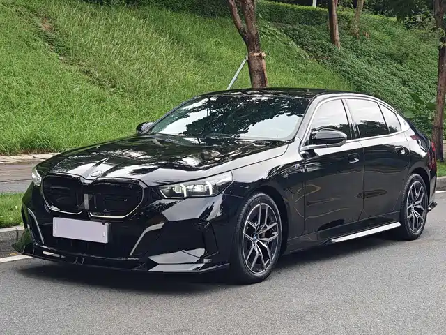BMW BMW i5