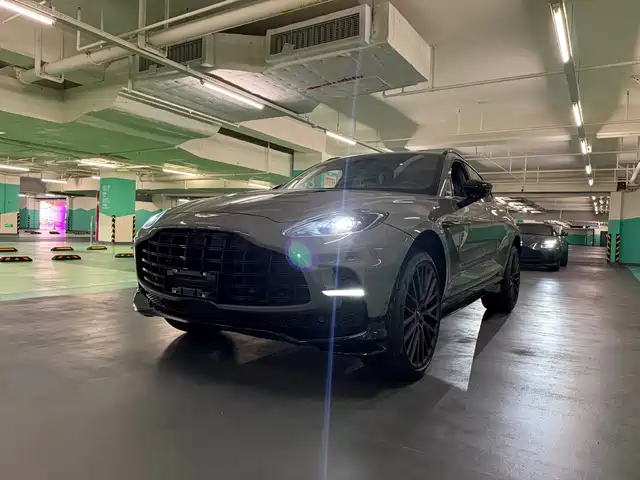 Aston Martin Aston Martin DBX