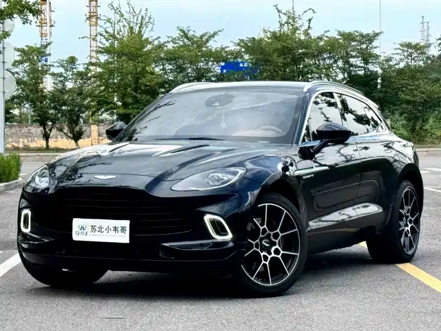 Aston Martin Aston Martin DBX 2022