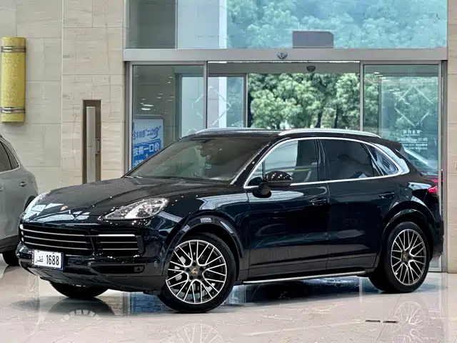 Porsche Cayenne 2022