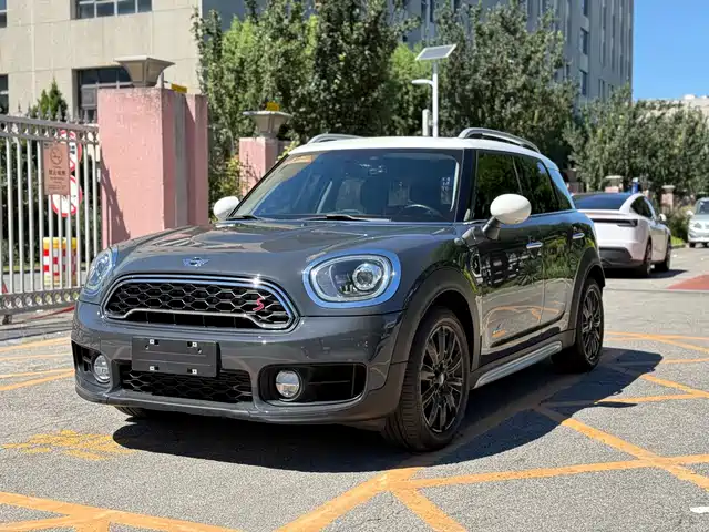 MINI MINI COUNTRYMAN 2018