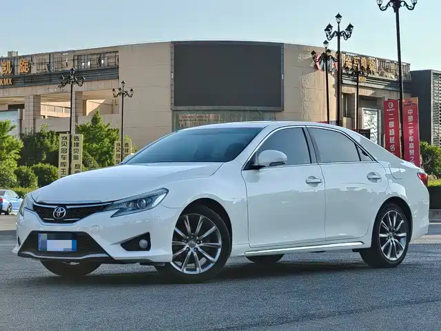 Toyota Reiz 2014