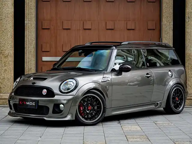 MINI MINI CLUBMAN 2011