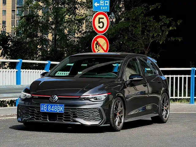 Volkswagen Golf GTI 2026