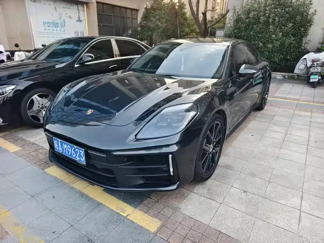 Porsche Panamera 2024