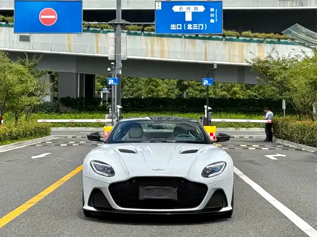Aston Martin Aston Martin DBS