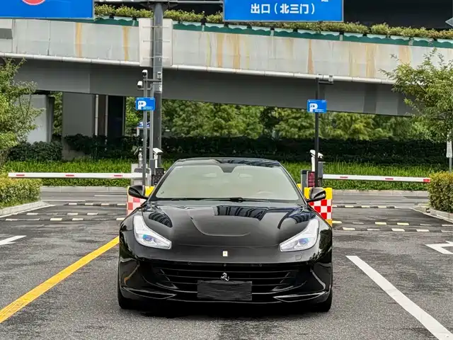 Ferrari GTC4Lusso 2019