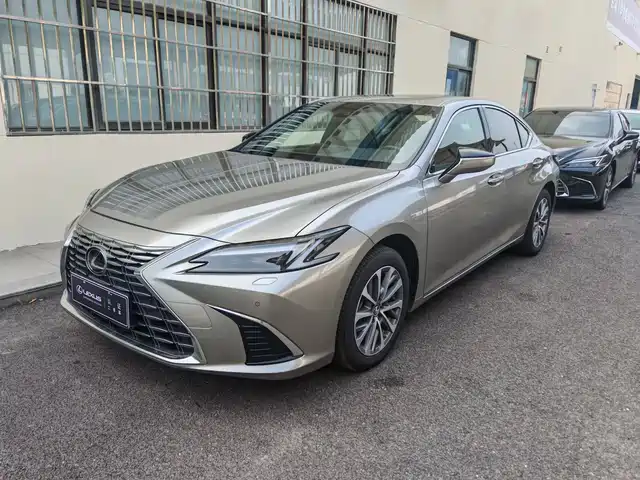 Lexus Lexus ES 2025