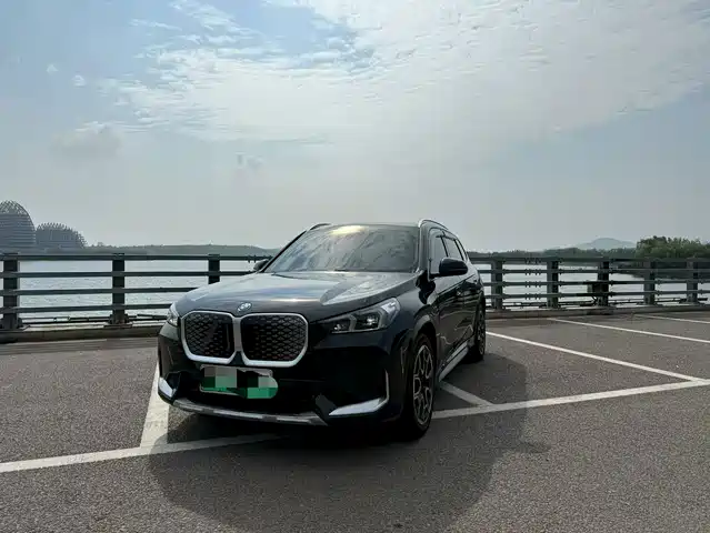 BMW BMW iX1 2024